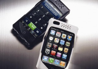 DIMEとASHFORDが共同開発、大人のためのレザー製iPhoneケース「iBest Vest」