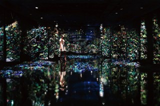 増田セバスチャン氏が大型インスタレーションで「モネの小宇宙」を表現した展覧会がスタート