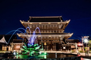 噴水ライトアップも楽しめる「京都 食とアートのマーケットin東本願寺2018」