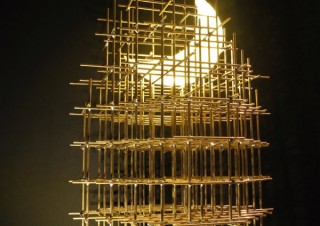 明和電機など金属に魅せられた現代アート作家が競演している造形作品展「メタル フェティッシュ」
