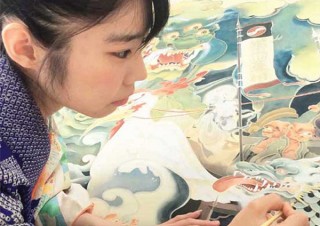 “壱目様”という独自の妖怪や着物の女性などを描く若手の日本画家の平良志季氏の個展がスタート