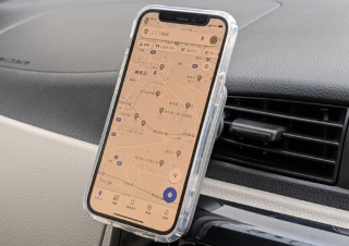MagSafeを使ってカンタン固定、車内でiPhoneを取り付けておけるマウント